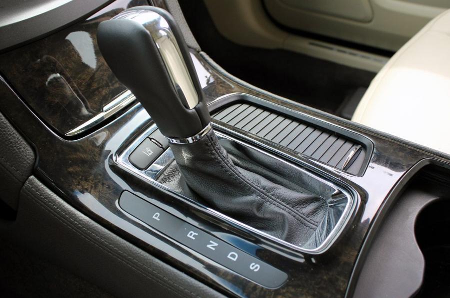  Lincoln MKS EcoBoost 2013 года  (фото 14 из 42)